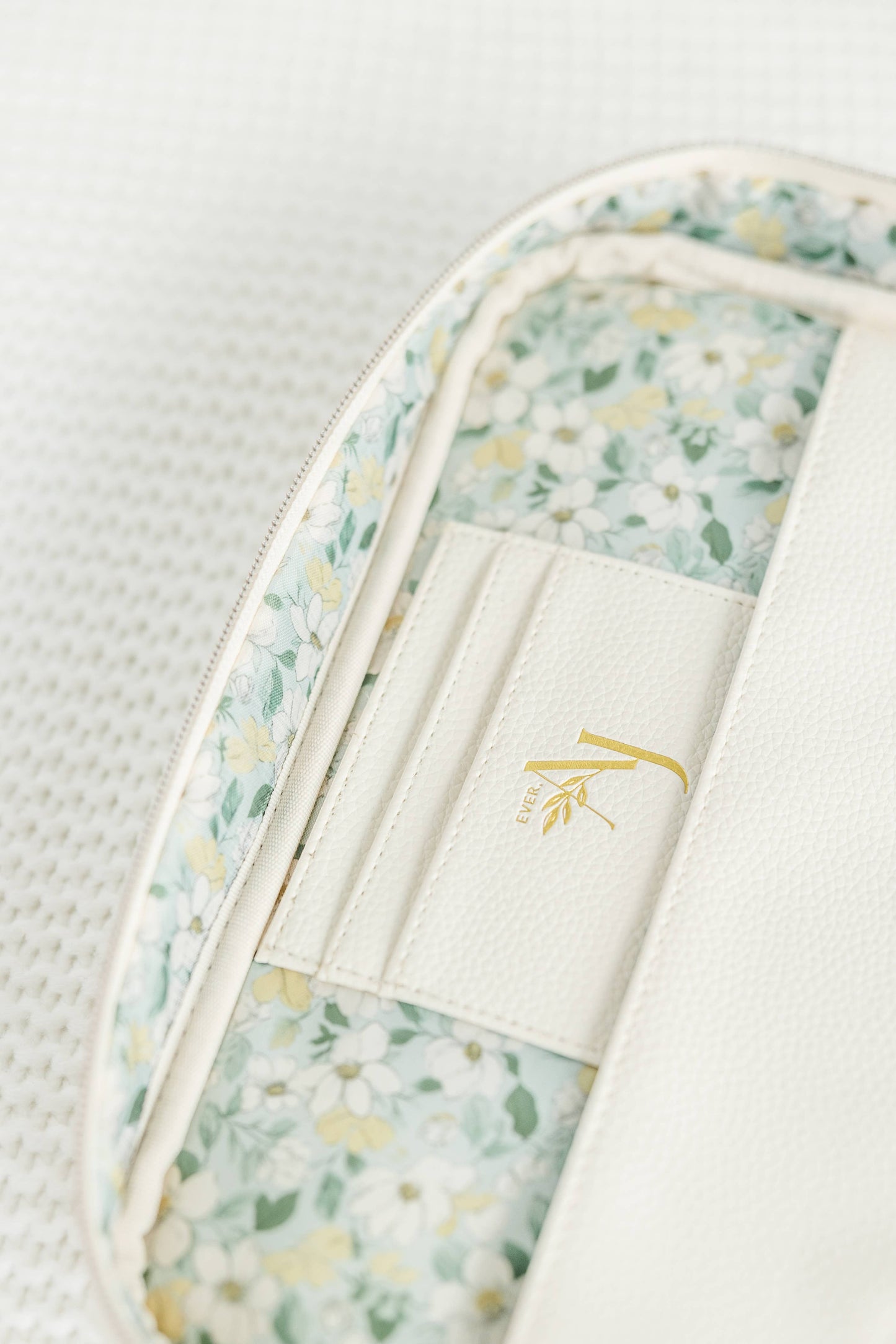 Bible Cover, Bible Bag Crossbody DOVE