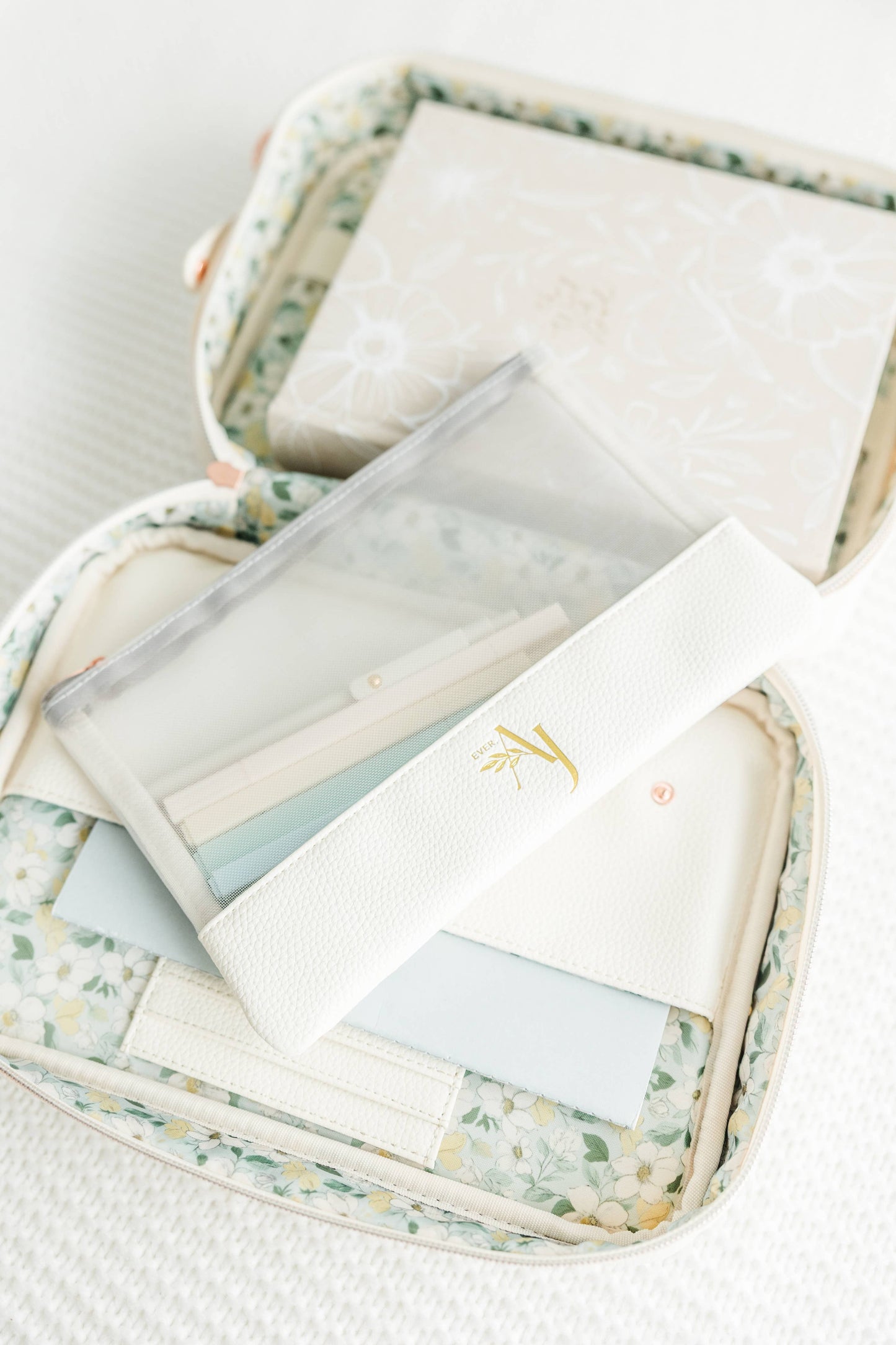 Bible Cover, Bible Bag Crossbody DOVE
