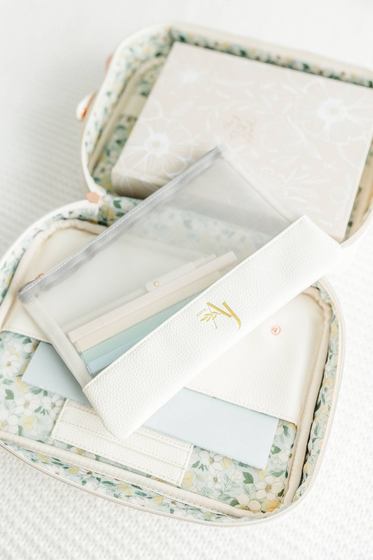 Bible Cover, Bible Bag Crossbody DOVE