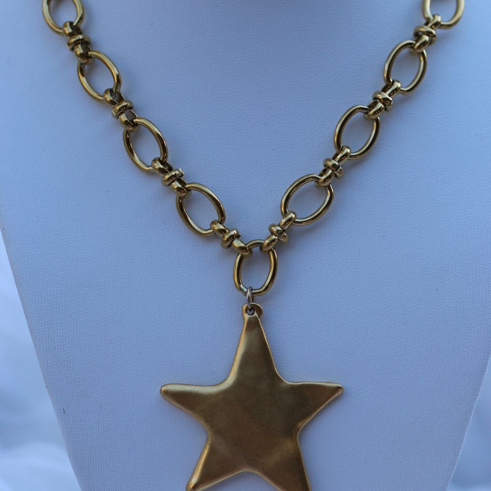 Star Pendant Necklace ~ Restocked & Trending