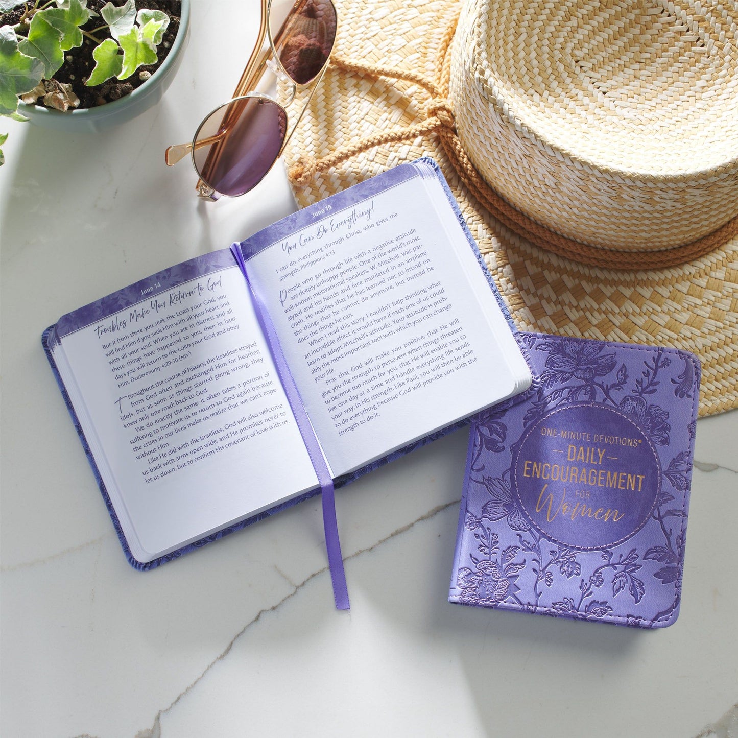 One-Minute Devotions Daily Encouragement for Women Faux Leather