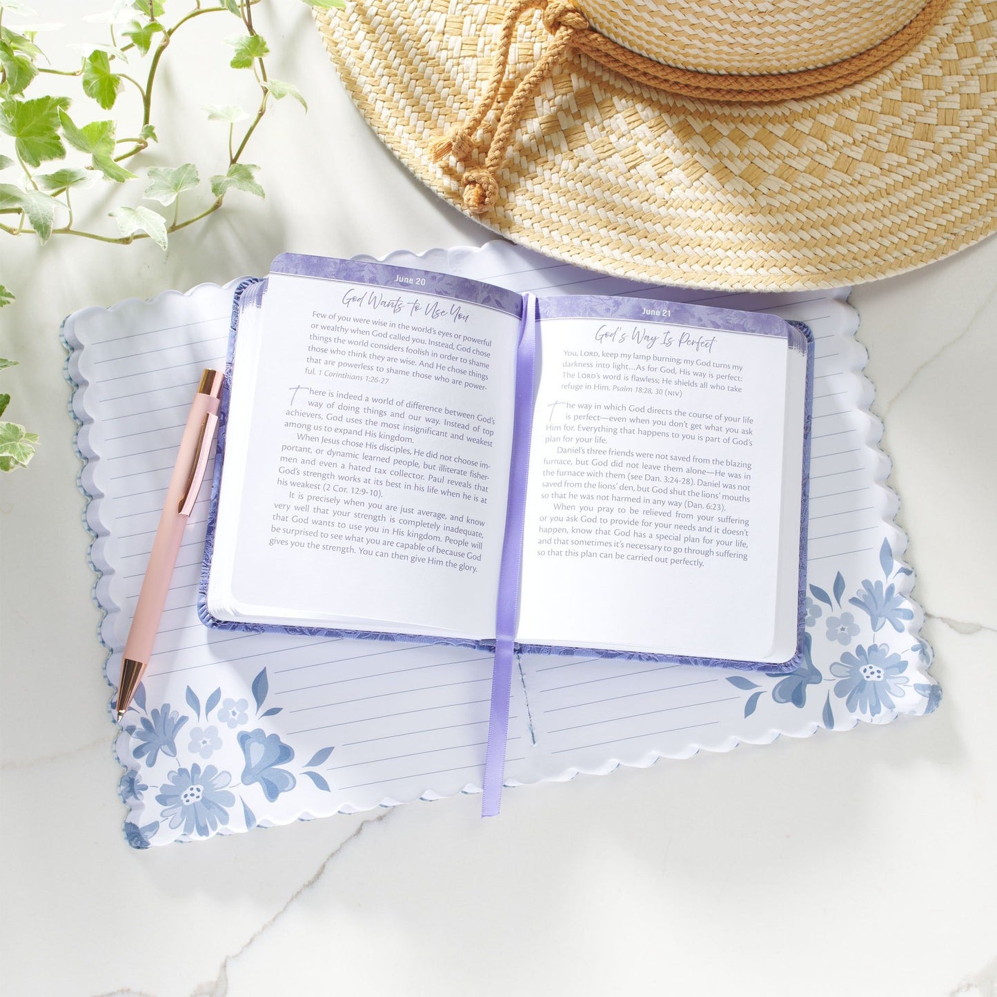 One-Minute Devotions Daily Encouragement for Women Faux Leather