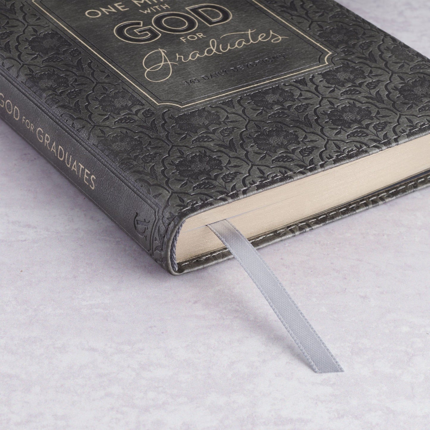 Gift  Book  One  Minute  with  God  for
Graduates