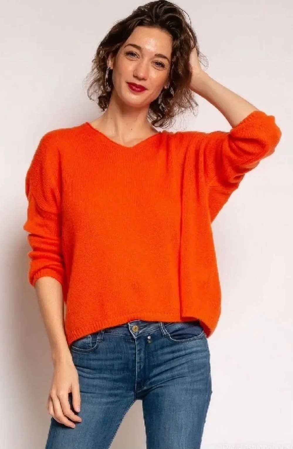 257 Italian Soft & Comfortable V-Neck Knit Sweater One Size